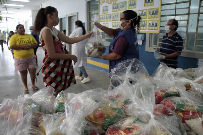 Mais de 20 mil kits do projeto ‘Hora da Merenda’ são distribuídos em dois dias