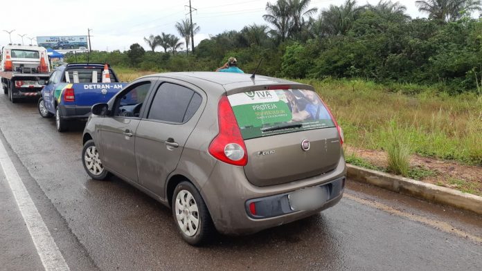 Motorista transportando passageiros é detido na rodovia AM-070