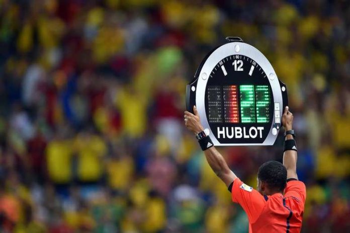 Fifa autoriza cinco substituições por jogo até fim do ano