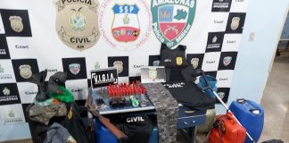 Membros de facção são presos com camisas da Polícia Civil, armas e materiais ilícitos