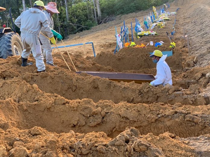 Método de sepultamentos em trincheiras é desativado pela prefeitura