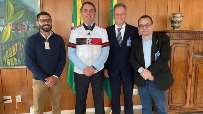 Fla arrecadou 11 vezes menos em live do que Bolsonaro citou a Globo