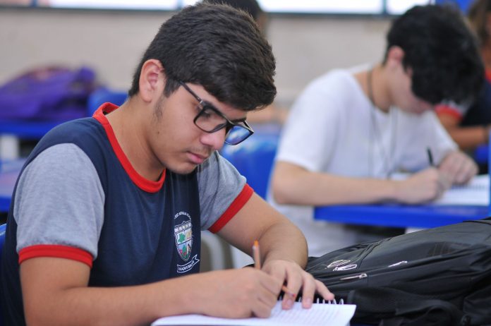 Período de transferência de alunos da rede pública estadual tem início nesta segunda