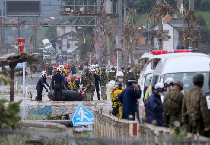 No Japão, chuvas provocam deslizamentos e deixam mortos e desaparecidos