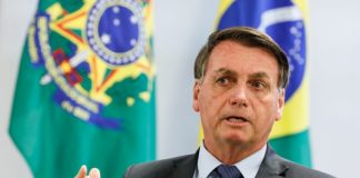 Bolsonaro sanciona lei que desobriga reembolso por remarcação de evento