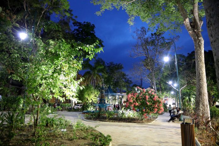 Praça Dom Pedro II é entregue revitalizada e com acessibilidade