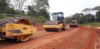 Estrada para interligar sede de Coari à comunidade de Itapéua é construída