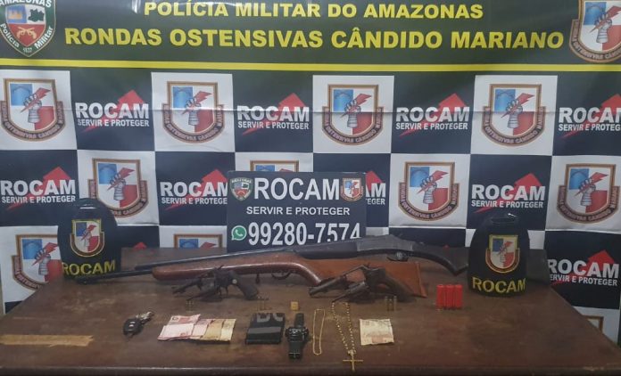 No interior do Amazonas, homem é preso com quatro armas de fogo