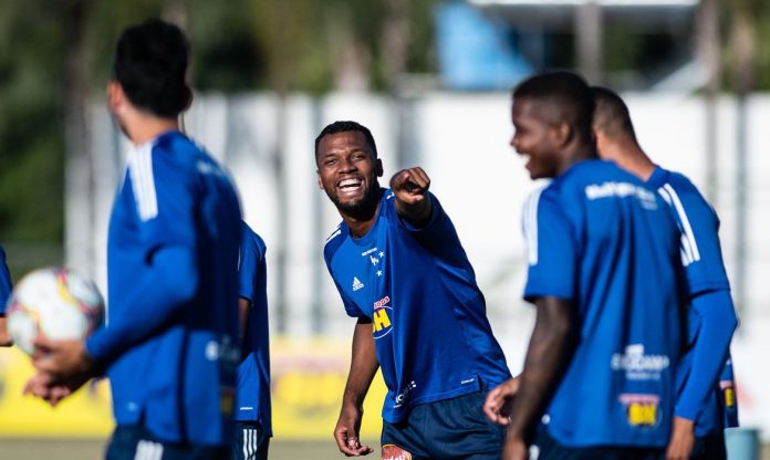 Cruzeiro enfrenta o Figueirense de olho nos primeiros pontos na Série B