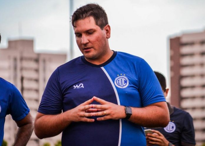 Técnico e jogador do Confiança-SE testam positivo para covid-19