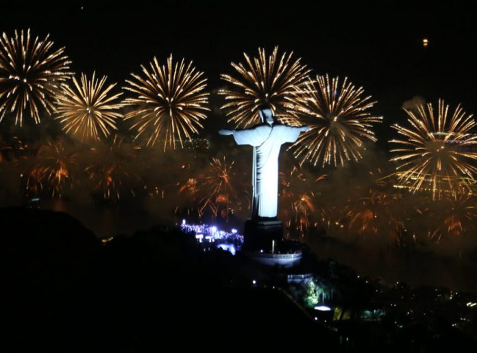 Prefeitura do Rio decide fazer réveillon sem fogos, com live e jogos de luz