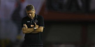 Botafogo demite técnico Paulo Autuori