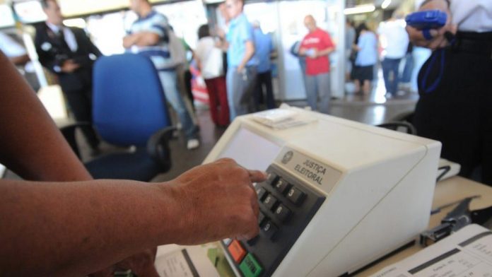 Aproximadamente 1,4 milhão de eleitores irão às urnas neste domingo