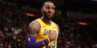 LeBron James renova contrato com Los Angeles Lakers por 2 anos