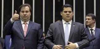 Maia quer que Alcolumbre convoque comissão para debater caos da saúde em Manaus