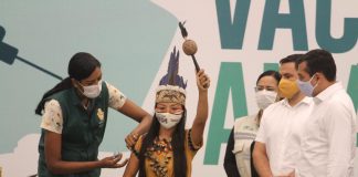 Indígena é a primeira imunizada contra a covid-19 no Amazonas