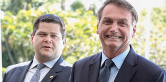 Bolsonaro apoiará candidato de Alcolumbre a presidente do Senado