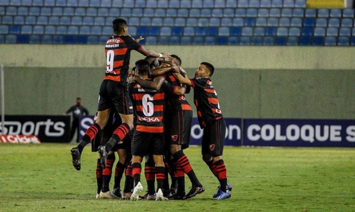 Série B: Oeste vence o Figueirense, mas permanece na lanterna