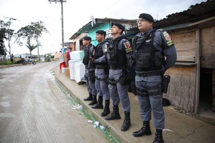 Polícia Militar apreende drogas, armas e prende 19 pessoas em Manaus