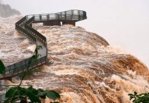 Fortes chuvas interditam passarela nas Cataratas do Iguaçu