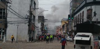 Curto-circuito provoca incêndio em casa no Centro de Manaus