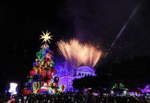 Árvore de Natal de 30 metros é inaugurada no Largo São Sebastião; veja vídeo