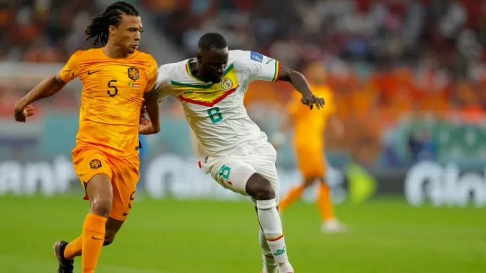 Holanda vence Senegal de 2 a 0 em estreia na Copa