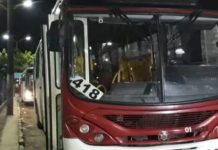 Criminosos rendem motorista e assaltam ônibus da linha 418