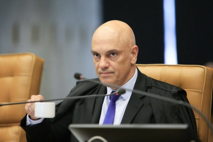 Alexandre de Moraes suspende porte de armas de fogo no Distrito Federal