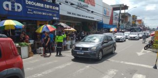 Operação de transito é realizada em áreas comerciais da zona Norte de Manaus