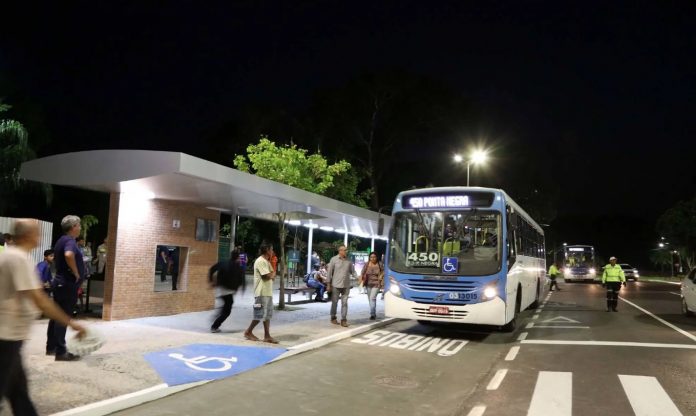 Linhas de ônibus para festividades do Réveillon 2023 serão reforçadas