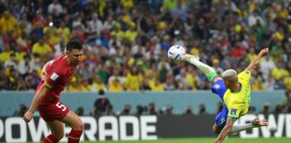 Voleio de Richarlison leva prêmio de gol mais bonito da Copa do Mundo de 2022