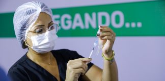 Mais de 22 mil doses de vacina contra a covid-19 chegam ao Amazonas