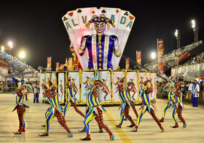 Em reunião sem a presença de todas as escolas, Comissão decide antecipar desfile do Grupo Especial