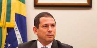 Marcelo Ramos afirma que está desistindo da política