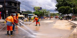 Avenida Djalma Batista é entregue recuperada após oito dias de obras