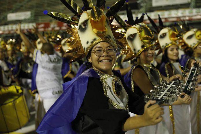 Escolas do Grupo de Acesso B abrem a temporada 2023 de desfiles no Sambódromo