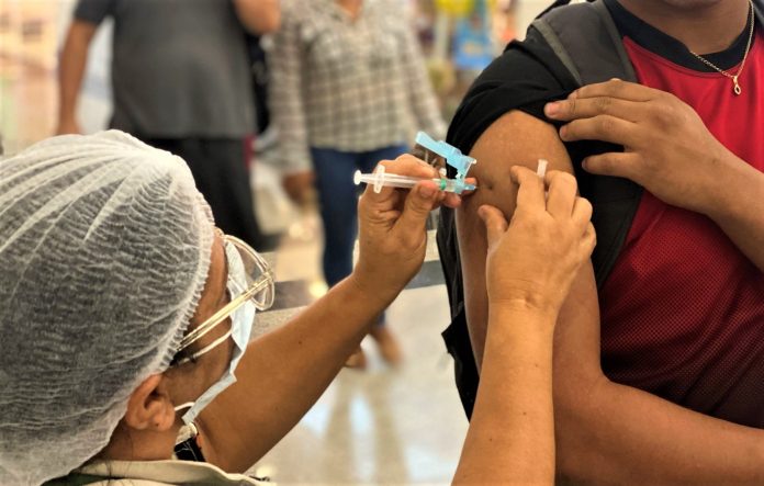 Supermercados de Manaus recebem campanha de vacinação contra a covid-19