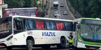 Colisão de ônibus deixa duas pessoas feridas em Manaus