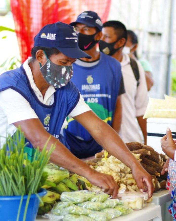 Governo do Amazonas inaugura estrutura da Feira de Produtos Regionais do Careiro Castanho