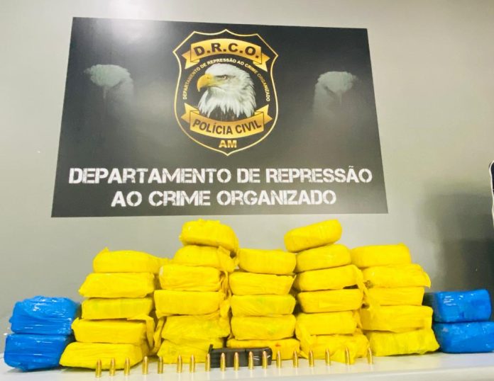 Dupla é presa com 60 Kg de cocaína de alta pureza no Rio Amazonas