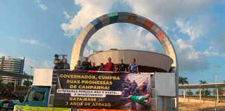 Com críticas ao governador Wilson Lima, associações da PM e bombeiros prestam homenagem a militares mortos durante a pandemia